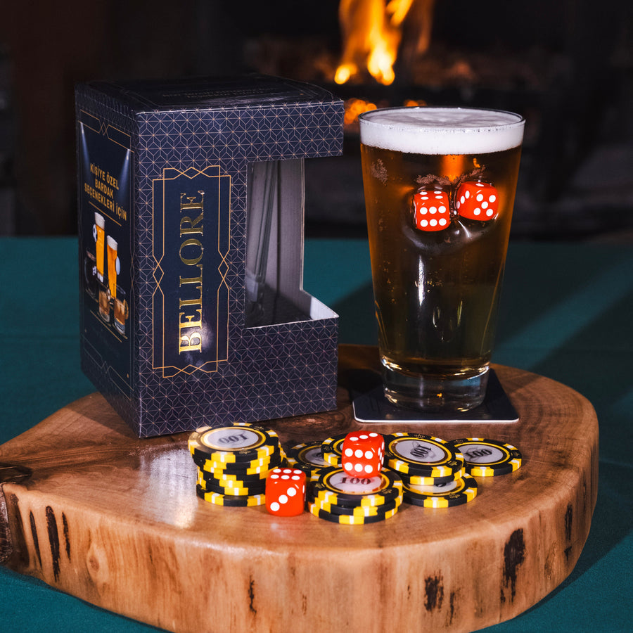 Würfel-Bierglas mit rotem Spielwürfel, 465 ml – Ansicht 3