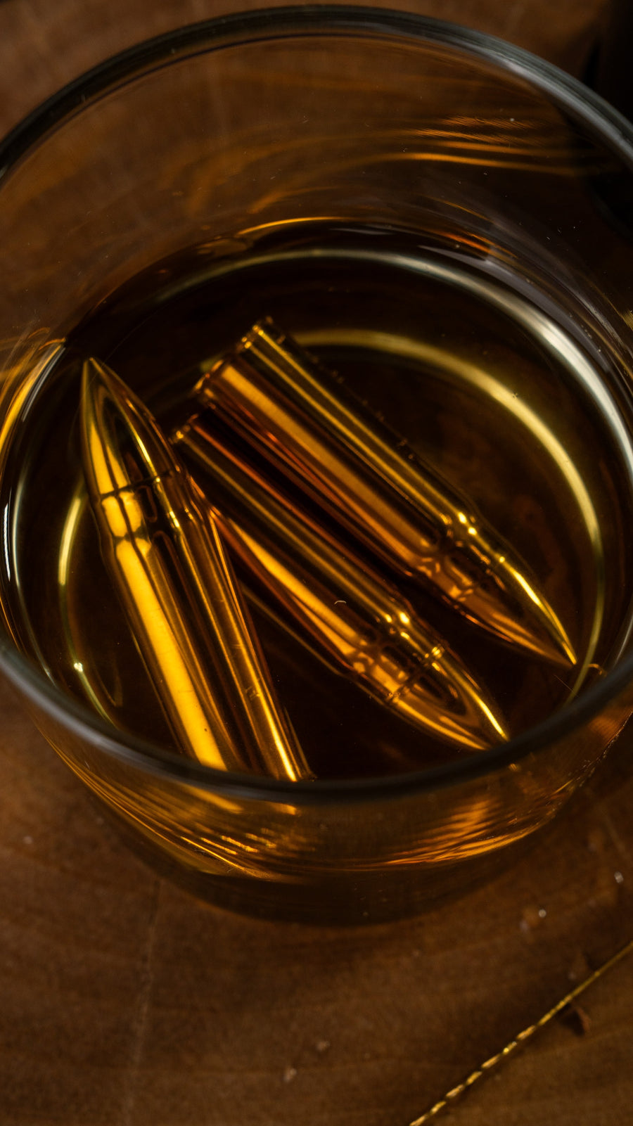 Whisky Steine in Patronenform, 6er-Set Edelstahl mit Zange & Geschenkbox – Ansicht 4